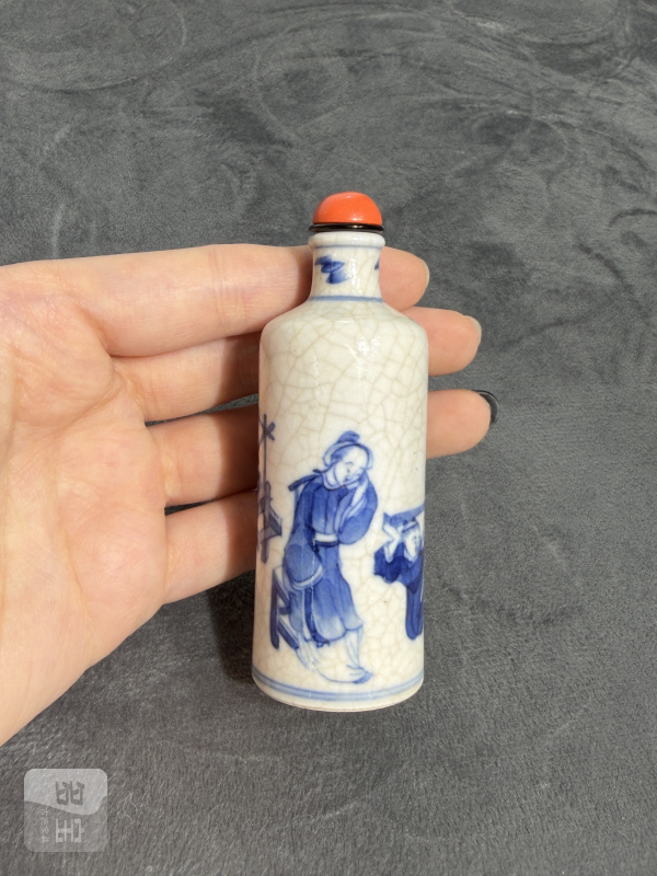 清乾隆青花浆胎三娘教子图鼻烟壶 - 图3